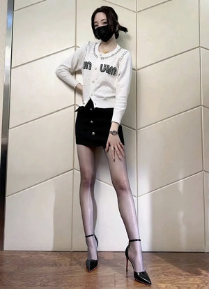 色愁久久久人愁久下一句怎么接