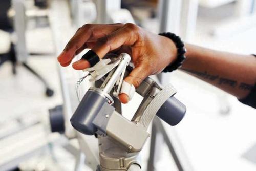 給機器人一種觸覺(jué)并不容易