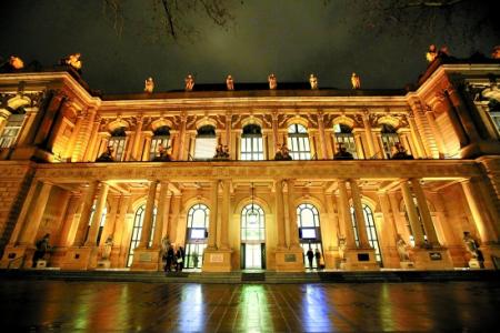 德國證券交易所在大眾異常后穩定DAX