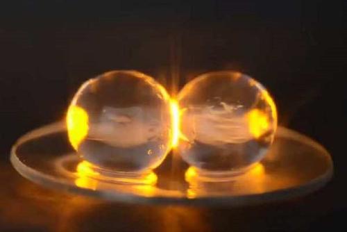 為什么葡萄會(huì )在你微波爐時(shí)產(chǎn)生火花