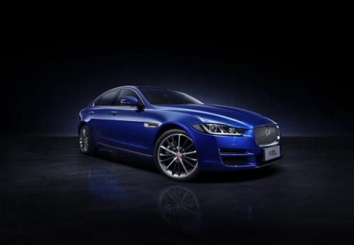 捷豹路虎的V2X技術(shù)可以防止車(chē)輛停在燈光下
