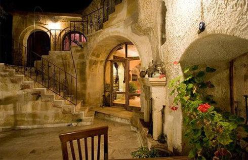 Henning Larsen為法羅群島的HotelTórshavn設計了洞穴般的延伸