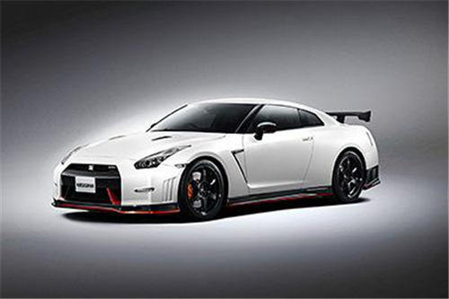 全能的日產(chǎn)GT-R Nismo到達澳大利亞成為該展廳中最有力和最快的日產(chǎn)汽車(chē)