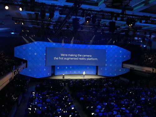 Facebook在F8會(huì )議上專(zhuān)注于增強的虛擬現實(shí)