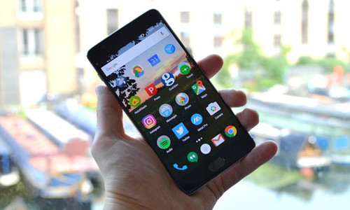 手機可在A(yíng)ndroid 7.0牛軋糖上使用該手機具有5.5英寸全高清顯示屏