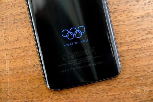 三星Galaxy S7 Edge的新藍色珊瑚色變體已正式推出