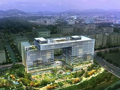 由AWE Office設計的德黑蘭辦公大樓設有多面窗戶(hù)和百葉窗