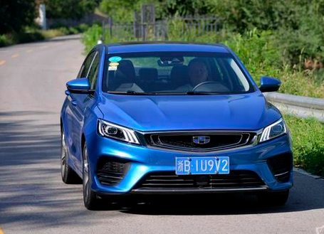 評測全新奔馳CLA 250前驅怎么樣及吉利繽瑞多少錢(qián)