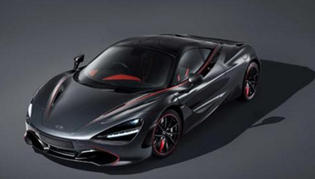 邁凱輪720S被一輛可滑動(dòng)的小卡車(chē)撞得屁滾屁滾的