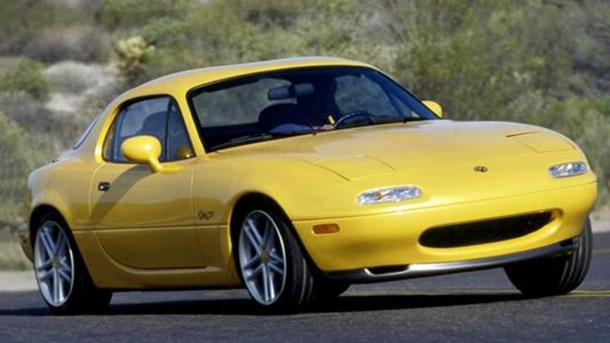 類(lèi)似混合動(dòng)力的技術(shù)出現在歐洲的2020 Mazda MX-5 Miata