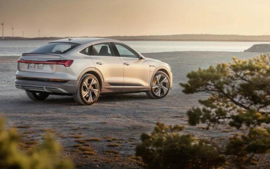 來(lái)自?shī)W迪的第二位電動(dòng)汽車(chē)來(lái)了 向E-Tron Sportback打招呼