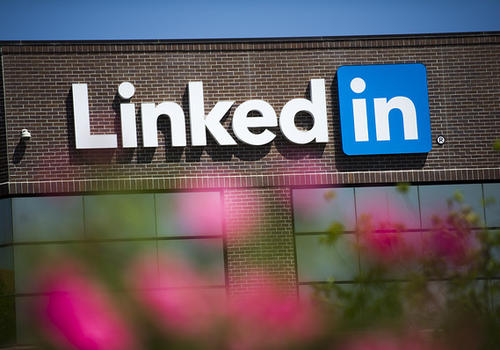 LinkedIn正在使用AI查找和刪除不適當的用戶(hù)帳戶(hù)