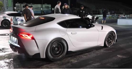 調整過(guò)的豐田Supra摧毀了零件以尋找阻力競賽的榮耀