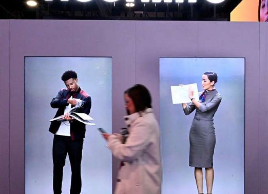 Buzzy NEON初創(chuàng  )公司打造出類(lèi)似于銀行家 時(shí)裝模特的人造人