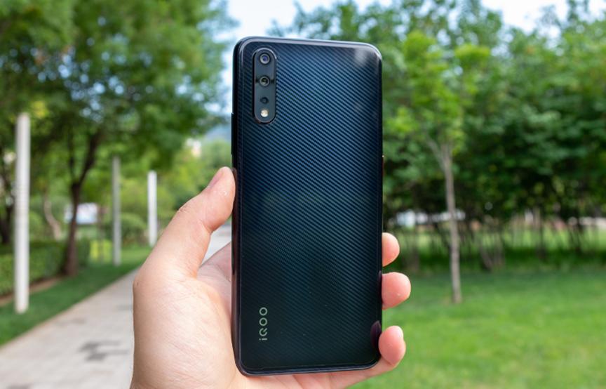 評測iQOO Neo怎么樣以及ROG游戲手機2如何