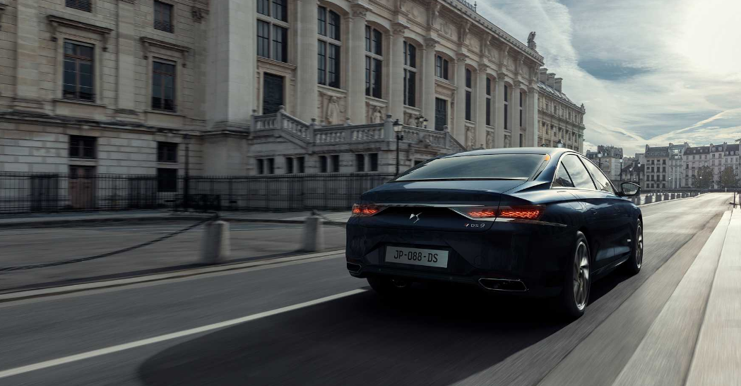 DS 9作為環(huán)游世界市場(chǎng)的插電式豪華轎車(chē)首次亮相