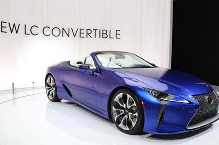 2021年雷克薩斯LC 500可轉換土地在洛杉磯