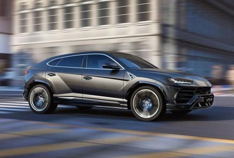 量產(chǎn)版Aston Martin DBX看上去并不像概念車(chē)