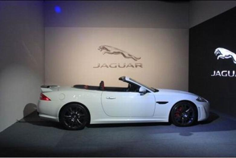 Chip Foose的Jaguar E型敞篷跑車(chē)Restomod是美國的愿景