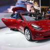 特斯拉Model 3駕駛員在40英尺高空墜落中幸存下來(lái)墜入兒童游樂(lè )場(chǎng)