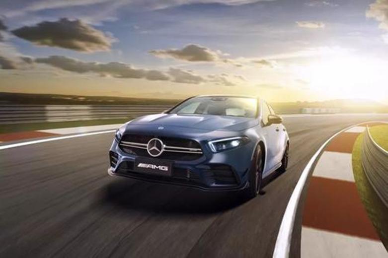 梅賽德斯奔馳EQC開(kāi)始生產(chǎn)成為最便宜的高級電動(dòng)SUV