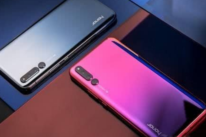 華為麒麟985是一款集成了5G調制解調器的旗艦SoC