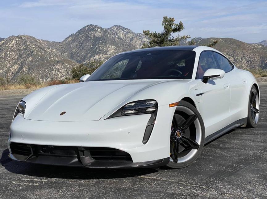 2020年保時(shí)捷Taycan Turbo S本質(zhì)上是一款旅行轎車(chē)
