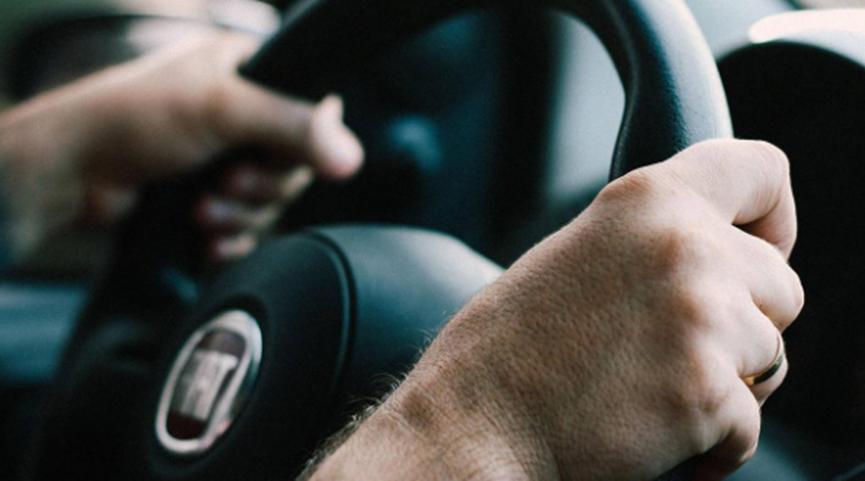 司機贏(yíng)得了為期13個(gè)月的有關(guān)哈希棕的分心駕駛法律訴訟