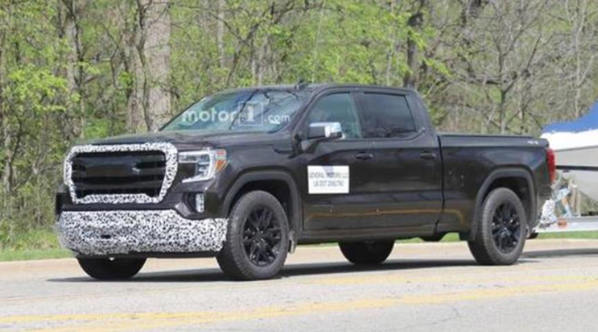 2019 GMC Sierra Elevation提供全新的2.7L渦輪發(fā)動(dòng)機
