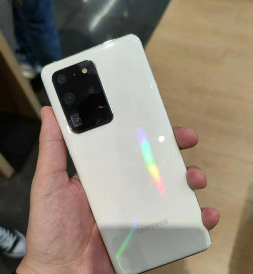 白色Galaxy S20 Ultra在中國發(fā)布之前在實(shí)時(shí)照片中出現