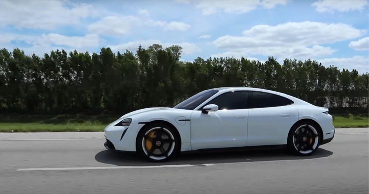 電動(dòng)汽車(chē)怨恨競賽：特斯拉Model S與保時(shí)捷Taycan