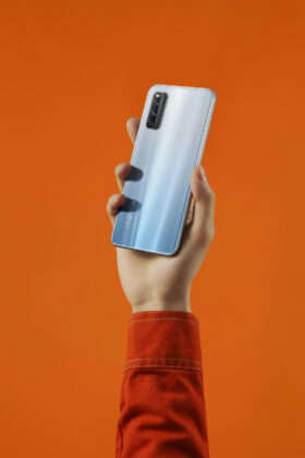 iQOO Z1價(jià)格在發(fā)布前泄漏，促銷(xiāo)海報揭示了設計