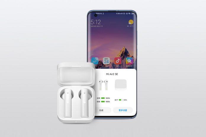 帶雙麥克風(fēng)的Mi AirDots 2 SE，具有20小時(shí)的電池壽命