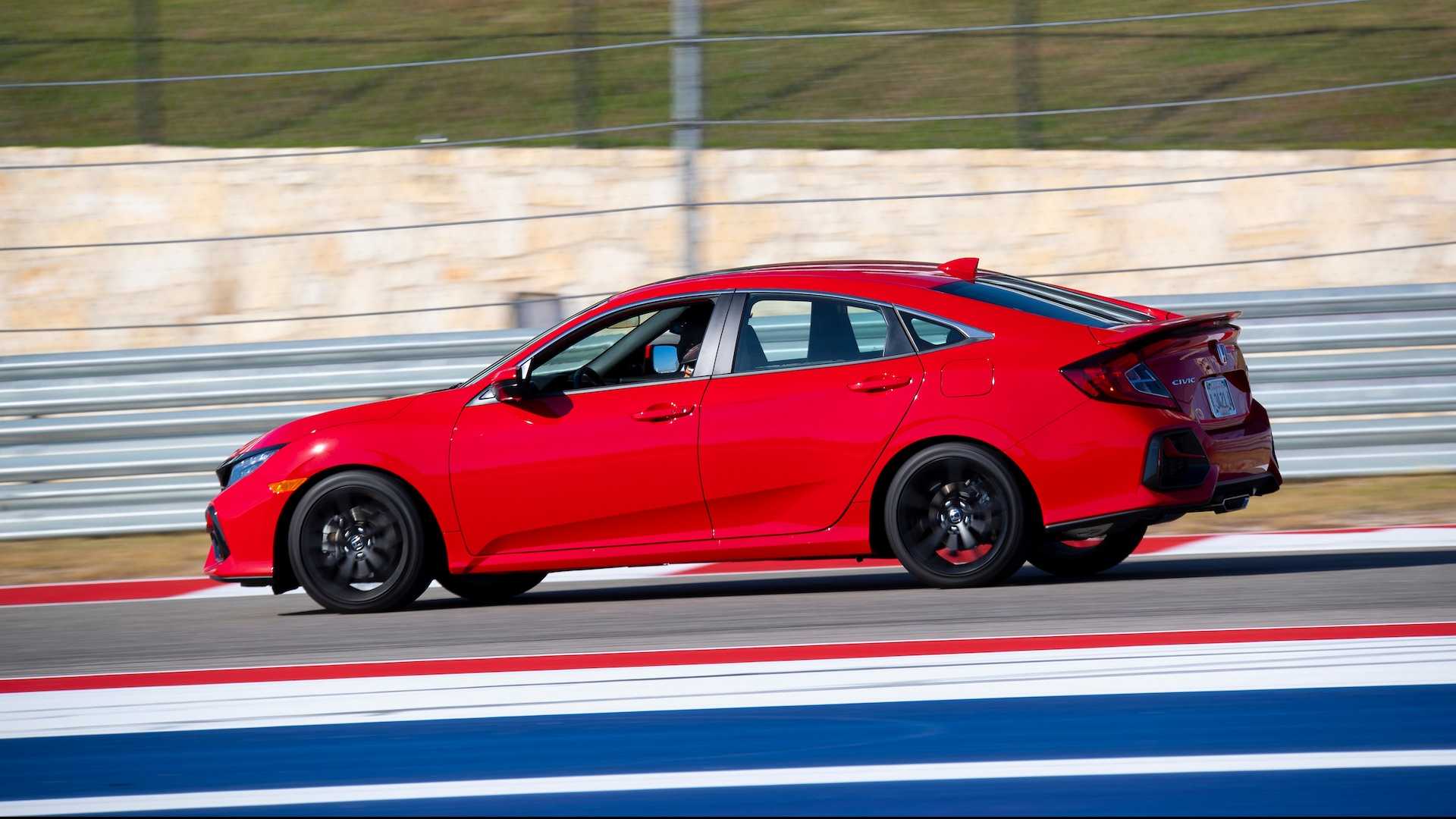 當前本田思域Si租賃交易比豐田花冠更好