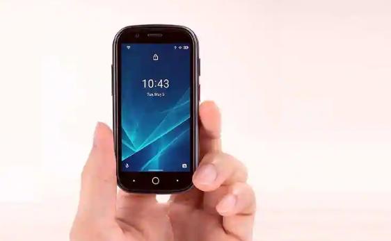 這是世界上最小的4G Android 10手機，與您的信用卡一樣大