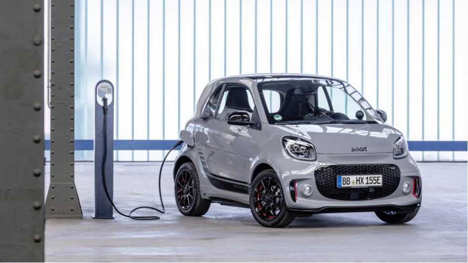 吉利的梅賽德斯揭露了下一代智能汽車(chē)的全球執行團隊