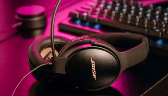 Bose推出首款“混合型” QC35 II游戲耳機