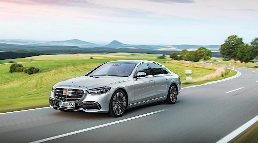 2021年的梅賽德斯-奔馳S級起價(jià)為93,438歐元