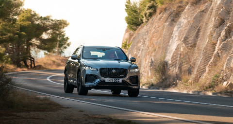 2021捷豹F-Pace憑借Pivi經(jīng)驗改造了駕駛艙，并實(shí)現了電氣化