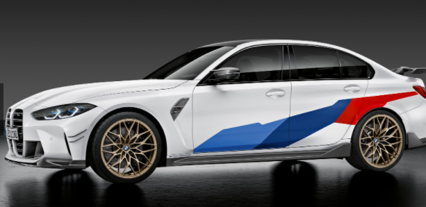 2021年，寶馬M3和M4受到M Performance零件的青睞，包括堆疊式排氣管