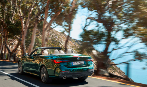 2021年寶馬4系敞篷車(chē)是引人注目的車(chē)