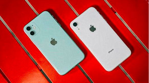 蘋(píng)果的折疊式手機屏幕劃痕會(huì )自動(dòng)恢復