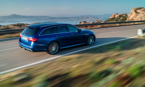 全新梅賽德斯AMG E 63 S達到每小時(shí)186 MPH的最高速度