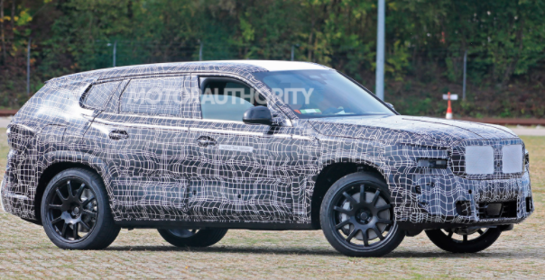 寶馬（BMW）正在開(kāi)發(fā)一種新的旗艦SUV，可能標為X8