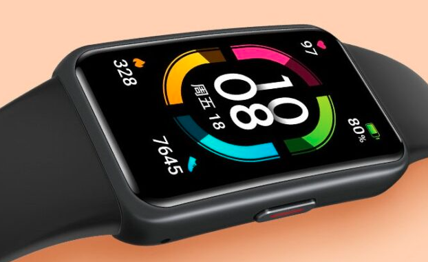 華為子公司榮耀正式發(fā)布了其新款運動(dòng)手環(huán)