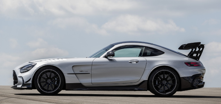 這是梅賽德斯AMG有史以來(lái)最強大的V8-GT黑色系列的核心