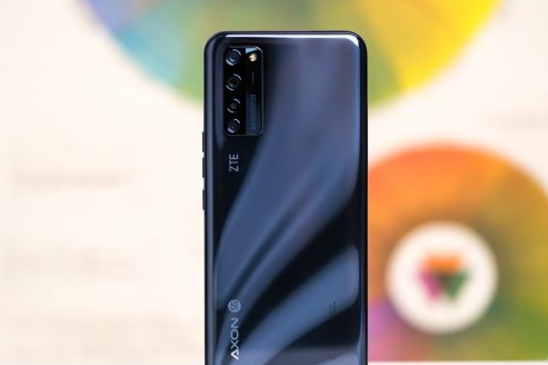 200萬(wàn)像素分辨率的中興Axon 30 Pro相機曝光