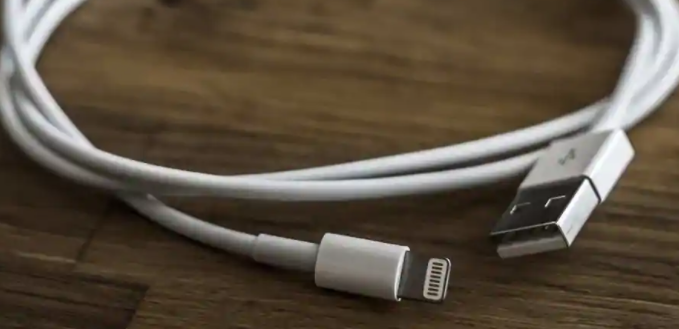 蘋(píng)果可能終于找到了磨損的閃電電纜的解決方案