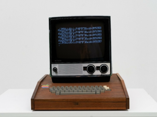 由喬布斯和沃茲尼亞克制造的可正常工作的Apple-1計算機的價(jià)格為150萬(wàn)美元