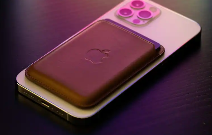 蘋(píng)果專(zhuān)家推翻iPhone上MagSafe電池組的猜測